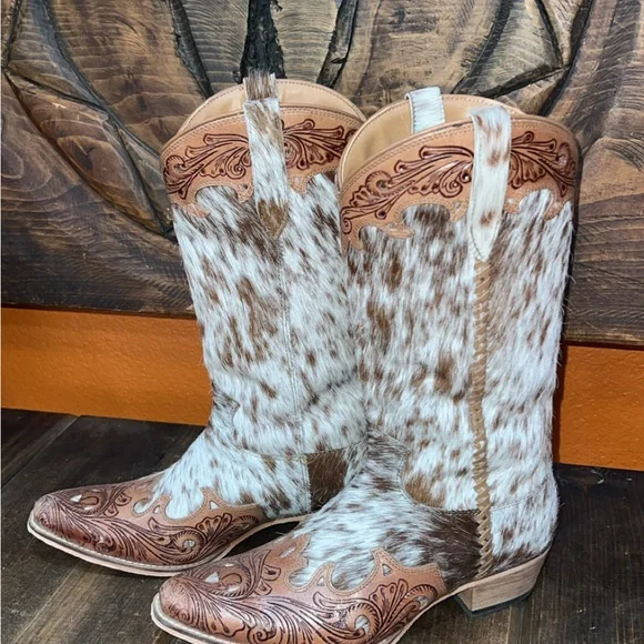 Western cowgirl cow hide boots - Picture 3 of 7
